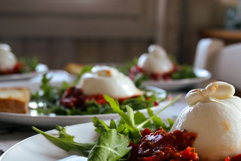 Caponata met burrata
