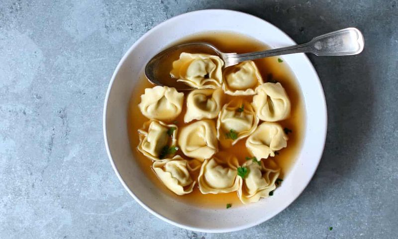 Tortellini in brodo