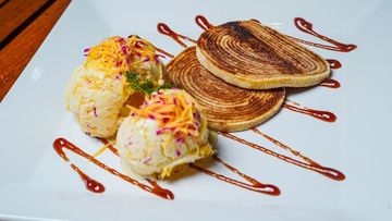 Tuile met vanille-ijs