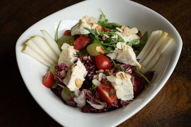 Waldorfsalade met gerookte kip
